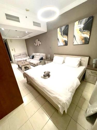 Ultra Luxury Chic Studio in JLT, Dubai