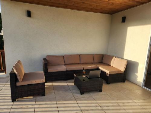 Setsuna, Luxury Oceanic View Villa Near Airport, Vieux Fort (photo 5)