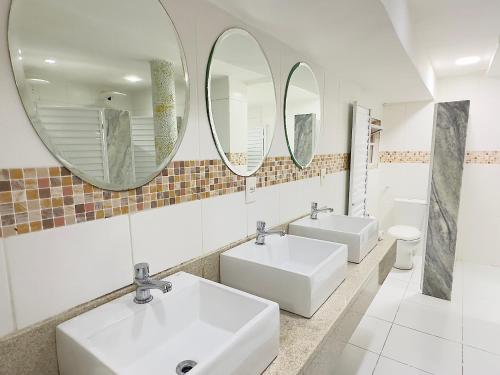 Two-Bedroom Apartment image 1