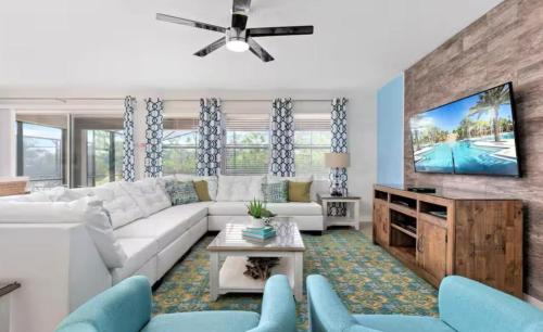 Solterra Resort!! Spacious House With Game Room, Private Pool And Movie Room!!