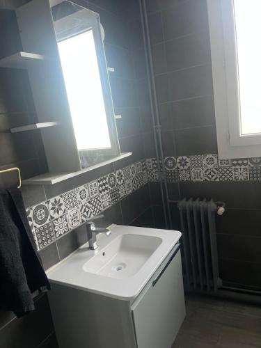 F4 Appartement 3 chambre avec wifi in La Madeleine