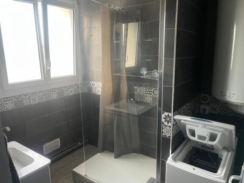 F4 Appartement 3 chambre avec wifi in La Madeleine
