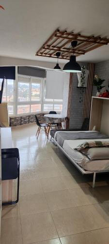 TORREMOLINOS VIEW STUDIO, VISTA MAR Y PISCINA