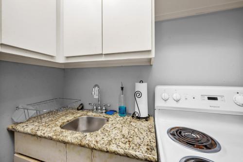 Modern & Chic Montrose Studio - Prime Location & Free Parking near พิพิธภัณฑ์ดิสทริก