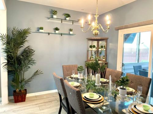 Tiki Hut, Bar, Kitchenette, Grill, Firepit at Pool