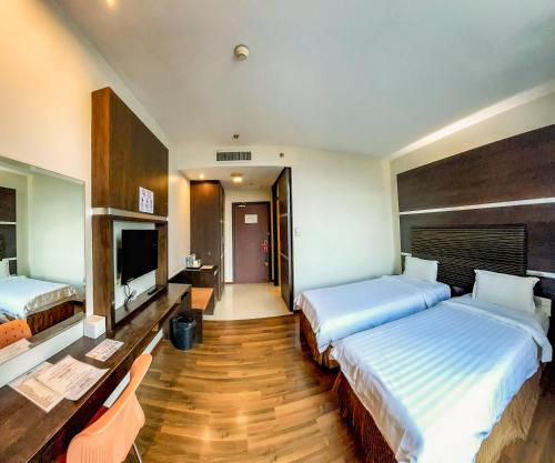 room detail thumbnail 1