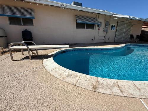 Private Pool Oasis for 6 5 Min DT 8 Min Strip, Las Vegas (photo 8)