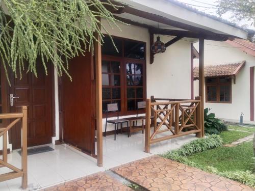 New Pesona Anggraini Hotel - 숙소 외관