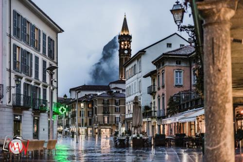 Hotel Moderno - Tap to explore photos
