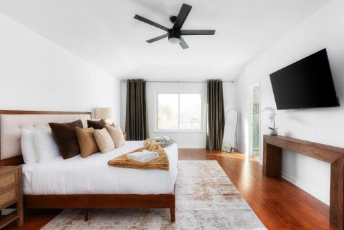 Pool HotTub FirePit BBQ Billiard PS4 Golf Pool HotTub FirePit BBQ Billiard PS4 Golf