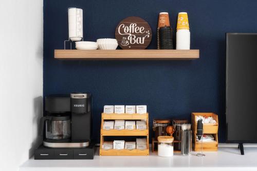 Pool HotTub FirePit BBQ Billiard PS4 Golf Pool HotTub FirePit BBQ Billiard PS4 Golf