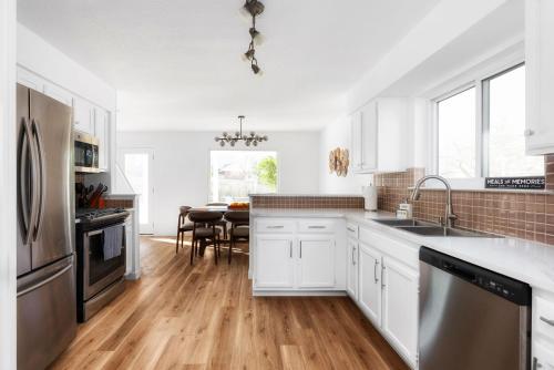 Pool HotTub FirePit BBQ Billiard PS4 Golf Pool HotTub FirePit BBQ Billiard PS4 Golf