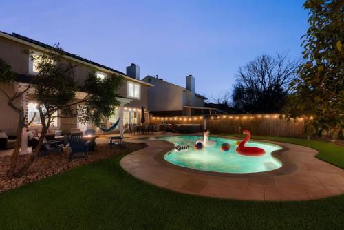 Pool HotTub FirePit BBQ Billiard PS4 Golf Pool HotTub FirePit BBQ Billiard PS4 Golf