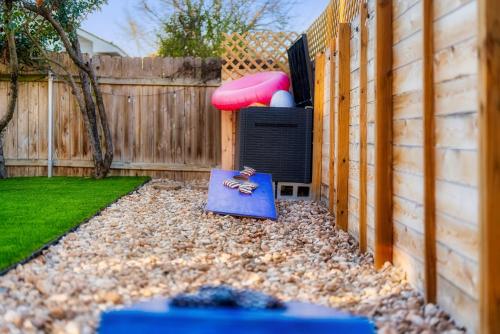 Pool HotTub FirePit BBQ Billiard PS4 Golf Pool HotTub FirePit BBQ Billiard PS4 Golf