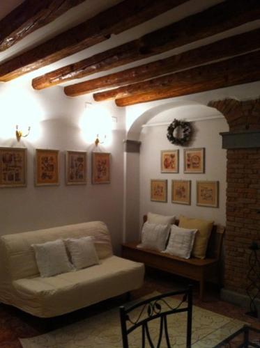 One-Bedroom Apartment - Via Torquato Tasso 30