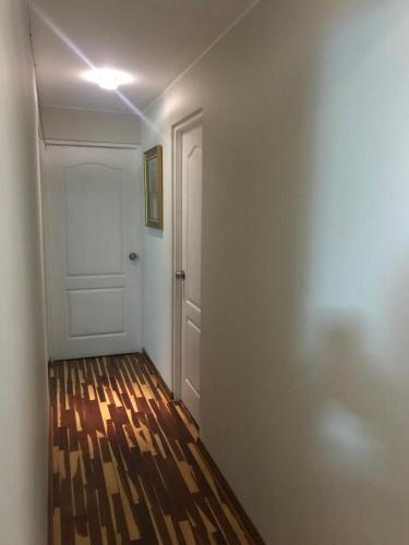 Cozy Condo in Miraflores - image 3