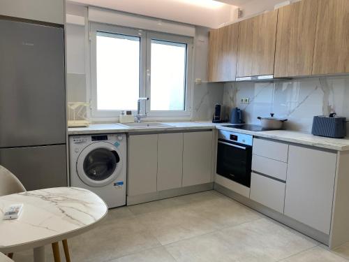 Stylish Apartment in the Heart of Athens, Афины (фото 2)