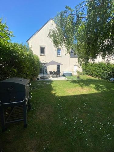 Сад, Maison 100m2 avec jardin aux portes de Caen in Іфс