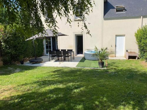 Сад, Maison 100m2 avec jardin aux portes de Caen in Іфс
