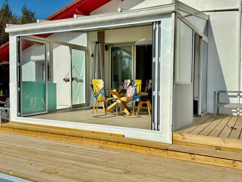 Balkons/terase, Maison des Chênes 64 - Entire house with Heated Pool & Spa (Maison des Chenes 64 - Entire house with Heated Pool & Spa) in Boucau