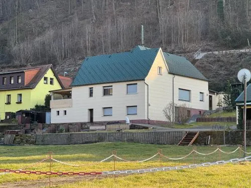 Ferienhaus am Elberadweg mit Sauna & Kamin - Natur, Erholung & S-Bahn-Anbindung - Saxon Oase in Pirna, Deutschland