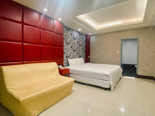 room detail thumbnail 2