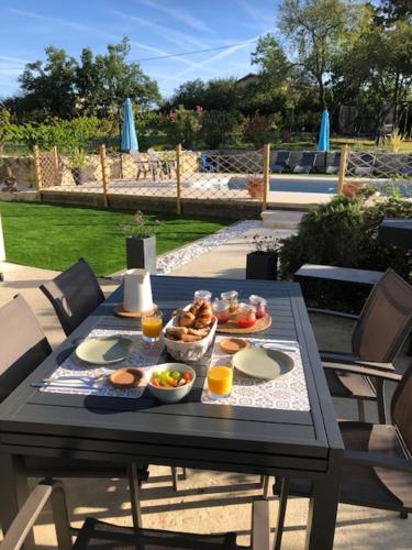 Chambre d'hôtes L'altitude - Domaine la Rose des vents (Chambre d'hotes L'altitude - Domaine la Rose des vents) in Castelnau Sur L'Auvignon