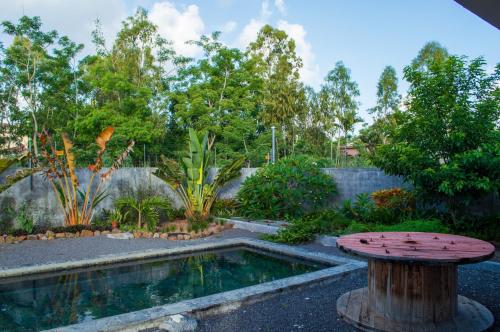 Kert, Villa Brisa del Sol in Balaclava