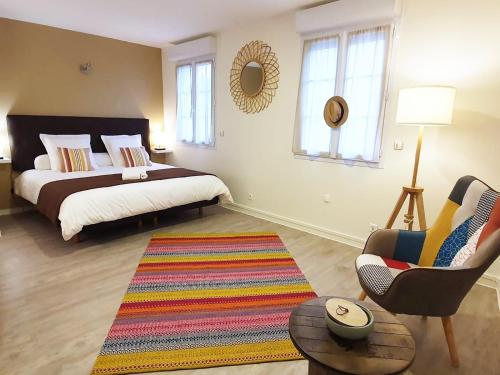 LA MARINA-Center-Parking-StationtoParis in Les Mureaux