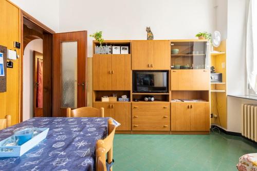 One-Bedroom Apartment with Balcony