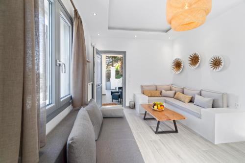 Andros Central & Luxury Home, Андрос (фото 2)
