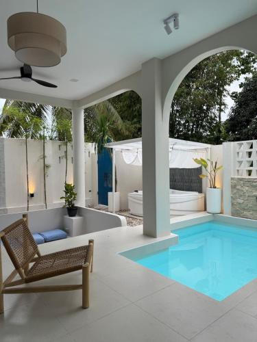 Greek Villa with Pool and Jacuzzi