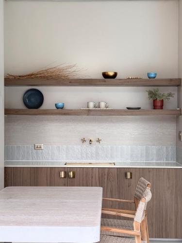 Greek Villa with Pool and Jacuzzi near Sul Orchideen