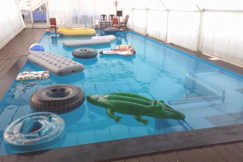 泳池, Villa Les Martinets-Randonnée-Voie Verte-Gorges d'Héric-Massif du Caroux-Olargues-Mons-Lamalou (Villa Les Martinets-Randonnee-Voie Verte-Gorges d'Heric-Massif du Caroux-Olargues-Mons-Lamalou) in 里布佐瑞奧