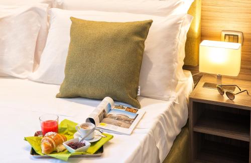 Superior Double Room image 9