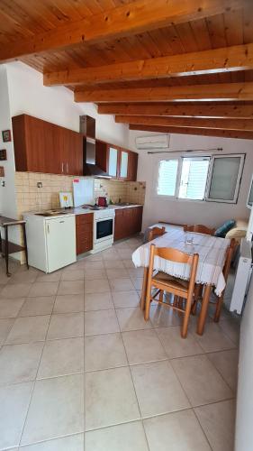 Greece - holidays & long stays - 2 Vilas in 파랄리아 톨로포노스