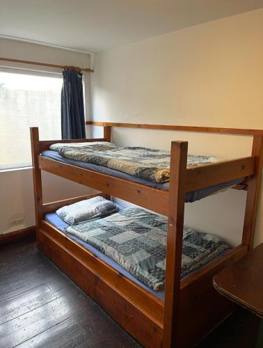 1 bunk bed