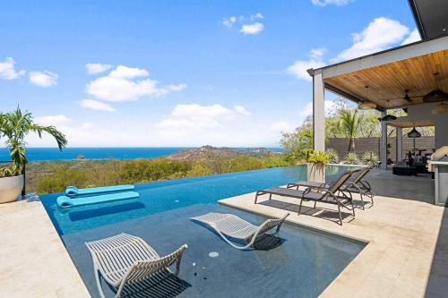 Infinity Edge Pool Oceanview 4 BR 4BA in 布拉希利托