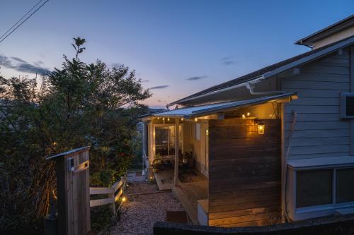 숙소 외관, ペット可 撮影商用利用可 The Cabin Ashina 富士山と海を望むヴィンテージ平屋一棟貸し南葉山 (ペット可 撮影商用利用可 The Cabin Ashina 富士山と海を望むヴィンテージ平屋一棟貸し南葉山) in 다테이시 공원