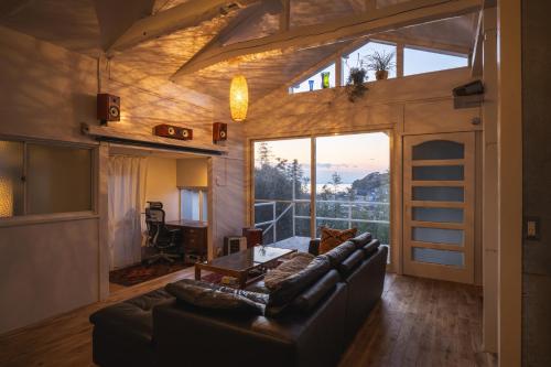 ペット可 撮影商用利用可 The Cabin Ashina 富士山と海を望むヴィンテージ平屋一棟貸し南葉山 (ペット可 撮影商用利用可 The Cabin Ashina 富士山と海を望むヴィンテージ平屋一棟貸し南葉山) in 다테이시 공원