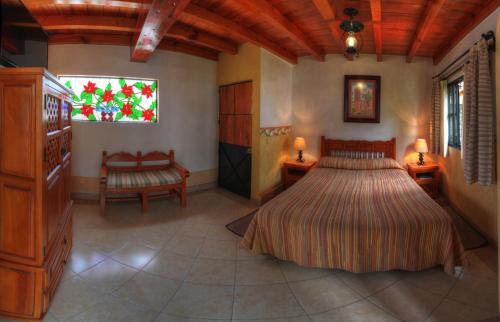 Hotel Posada San Javier Set in a prime location of Taxco, Hotel Posada San Javier puts everything the city has to offer just outside your doorstep. Offering a variety of facilities and services, the hotel provides all you ne