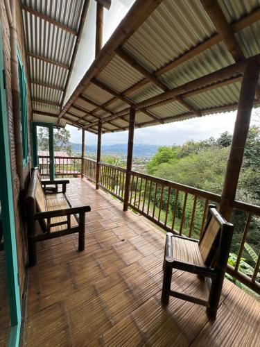 Eco-Bamboo Cottages in 圖里亞爾瓦