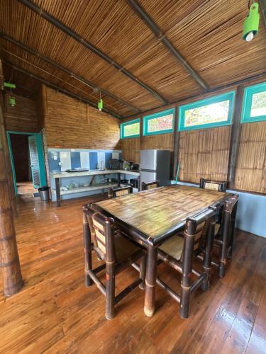Eco-Bamboo Cottages in 圖里亞爾瓦