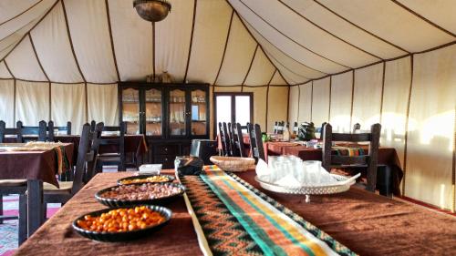 Restorāns, Merzouga Safari Luxury Camp in Lac Yasmins