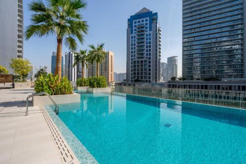 Uima-allas, New Luxury 1BR Apart Business Bay with Balcony in Al Quoz