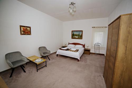 Guesthouse Casa Baciu - image 3