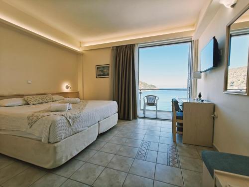 3 twin beds