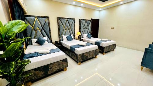 Hotel Royal one – khách sạn tại Faisal Town