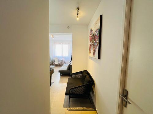 Grand studio de 30 m2 Promenade des Anglais - vue sur ville, Nice (fotografie 10)