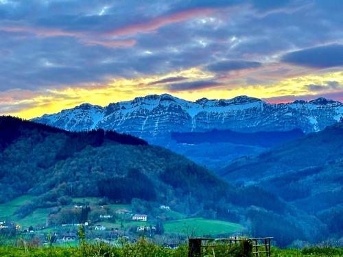 Tuvākā izklaides vieta, Troi Landetxea, Casa Rural con Vistas a Aralar y Aizkorri, Goierri in Mutiloa